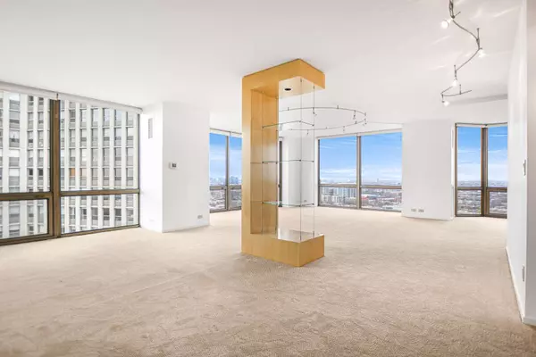 2650 N Lakeview AVE #3102-04, Chicago, IL 60614