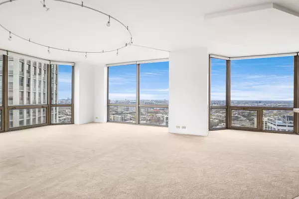 2650 N Lakeview AVE #3102-04, Chicago, IL 60614