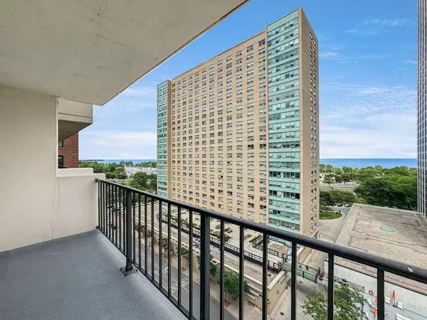 3150 N Sheridan RD #10C, Chicago, IL 60657