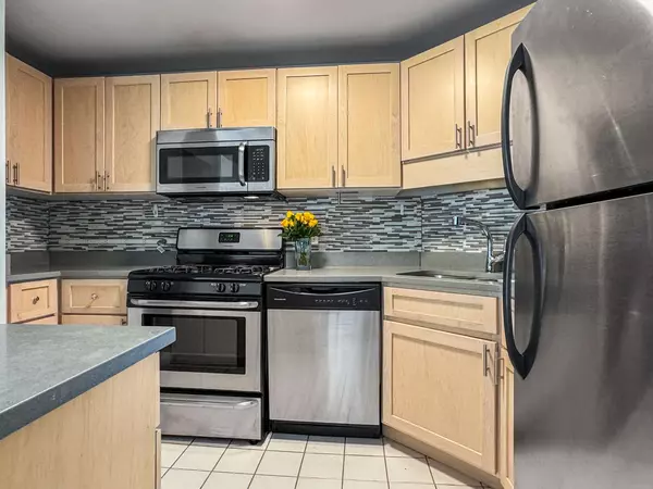 3200 N Lake Shore DR #406, Chicago, IL 60657