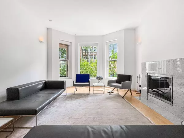 822 W Oakdale AVE, Chicago, IL 60657