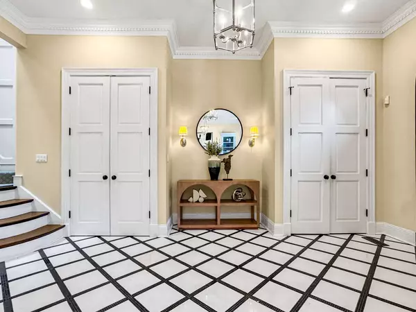 3628 N Lakewood AVE, Chicago, IL 60613