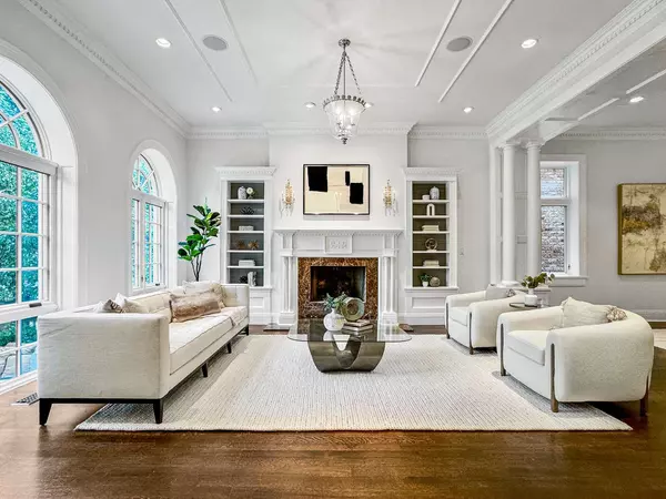 3628 N Lakewood AVE, Chicago, IL 60613