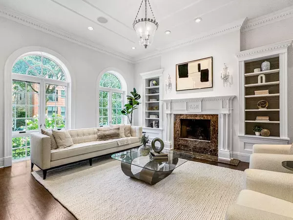 3628 N Lakewood AVE, Chicago, IL 60613