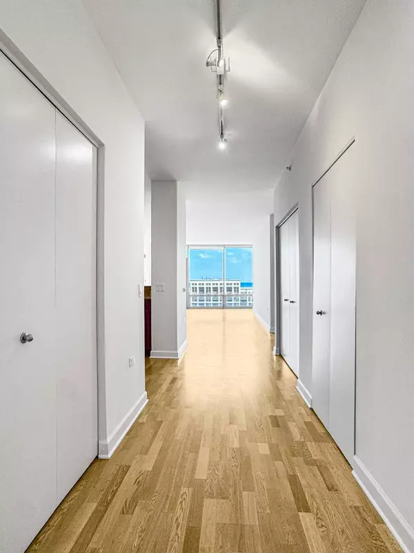 100 E 14th ST #2202, Chicago, IL 60605