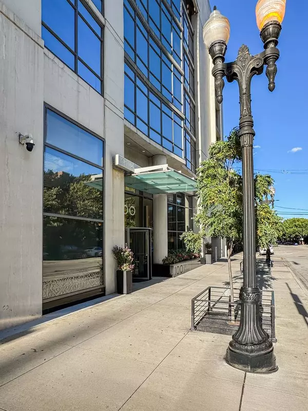 100 E 14th ST #2202, Chicago, IL 60605