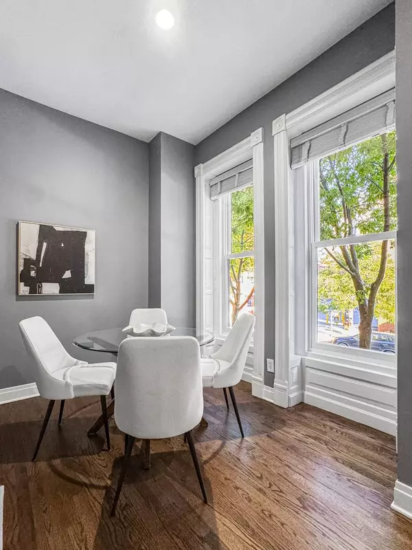 347 W Belden AVE, Chicago, IL 60614