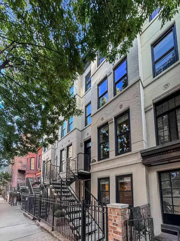 347 W Belden AVE, Chicago, IL 60614