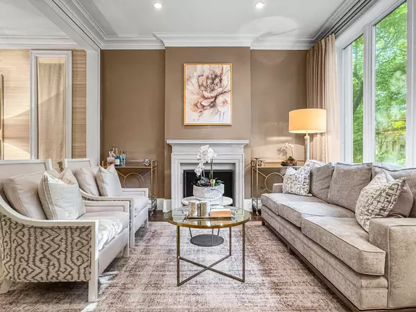 1637 N Burling ST, Chicago, IL 60614