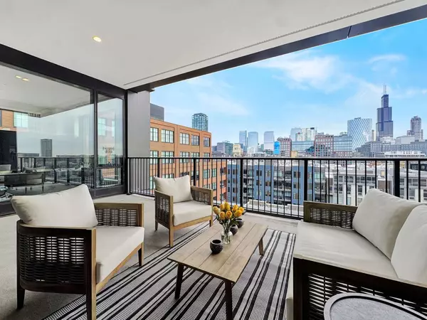 21 N May ST #802, Chicago, IL 60607