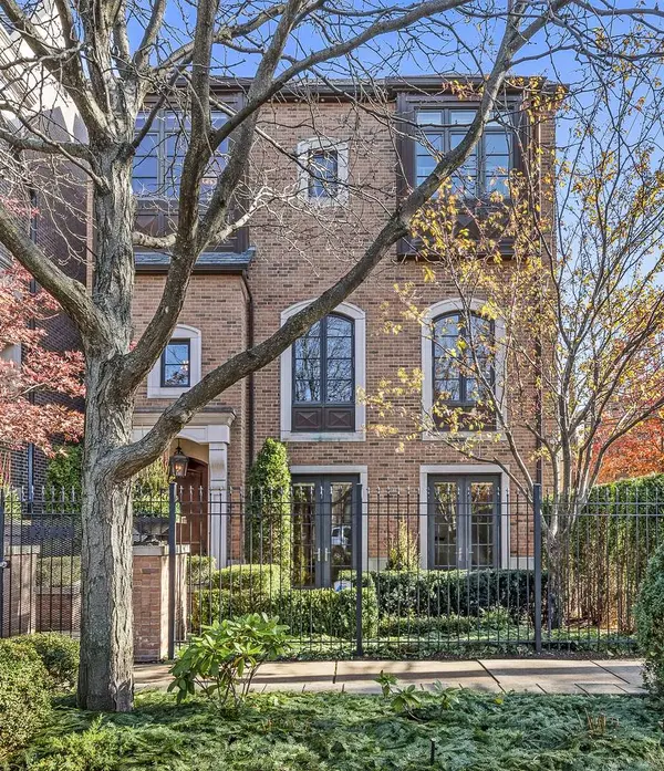 2615 N Paulina ST, Chicago, IL 60614
