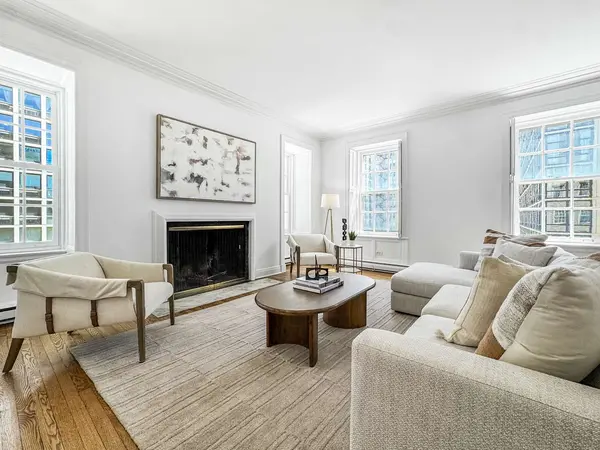 70 E Scott ST #605, Chicago, IL 60610