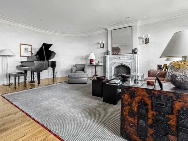 2440 N Lakeview AVE #13B, Chicago, IL 60614