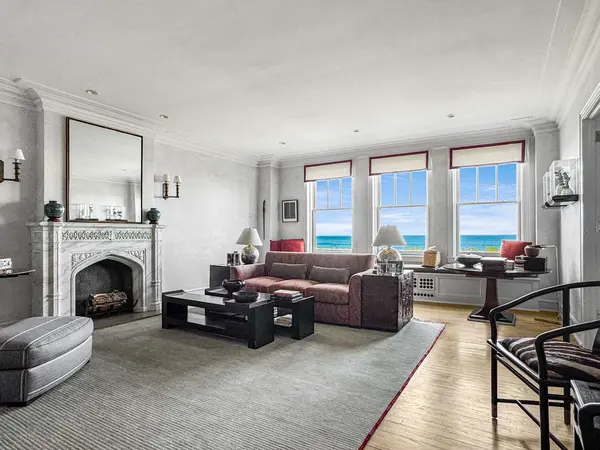 2440 N Lakeview AVE #13B, Chicago, IL 60614