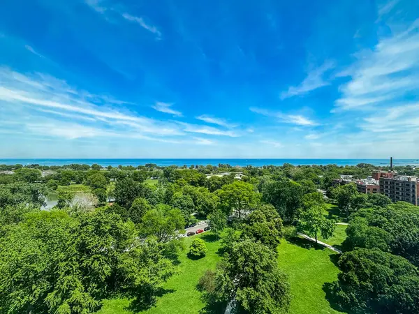 2440 N Lakeview AVE #13B, Chicago, IL 60614