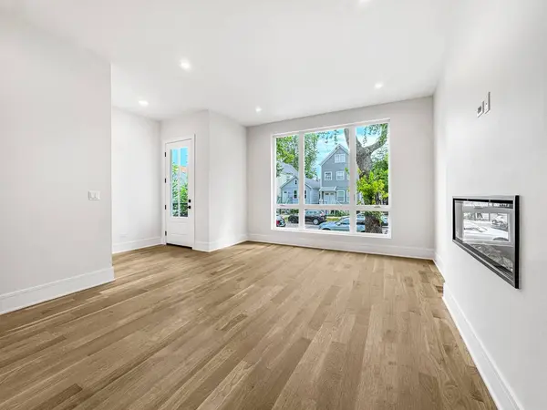 1728 N Sawyer AVE #Front, Chicago, IL 60647