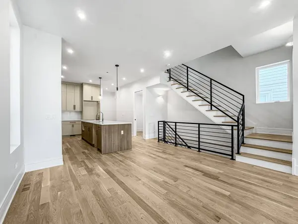 1728 N Sawyer AVE #Front, Chicago, IL 60647