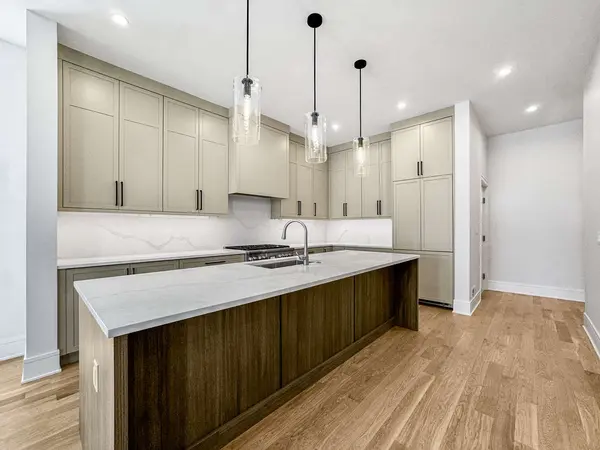 1728 N Sawyer AVE #Front, Chicago, IL 60647