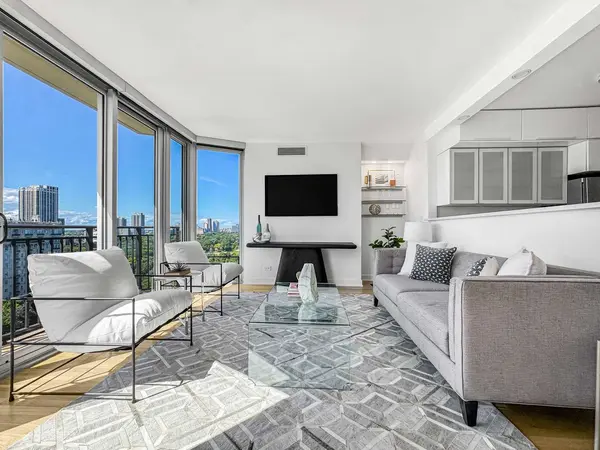 1515 N Astor ST #18B, Chicago, IL 60610