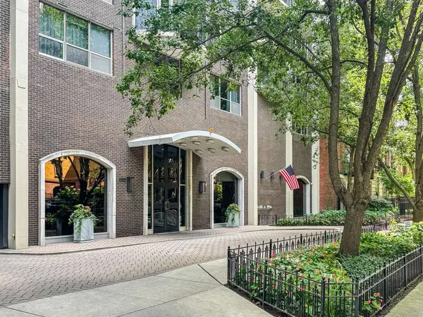 1515 N Astor ST #18B
