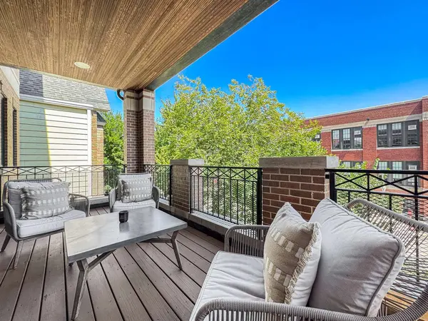 3320 N Clifton AVE #2, Chicago, IL 60657