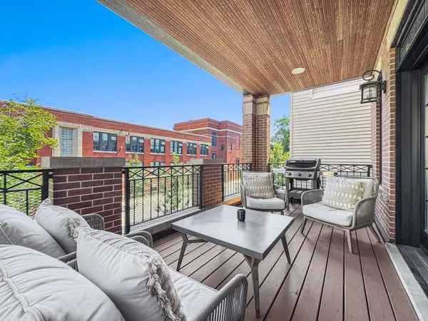 3320 N Clifton AVE #2, Chicago, IL 60657