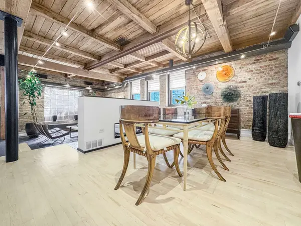 811 W Aldine AVE #6S, Chicago, IL 60657