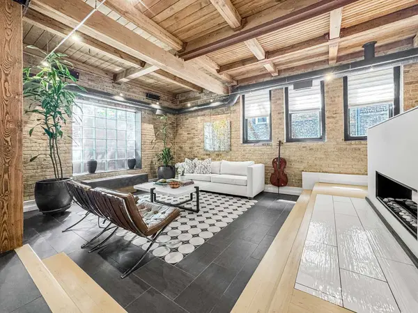 811 W Aldine AVE #6S, Chicago, IL 60657