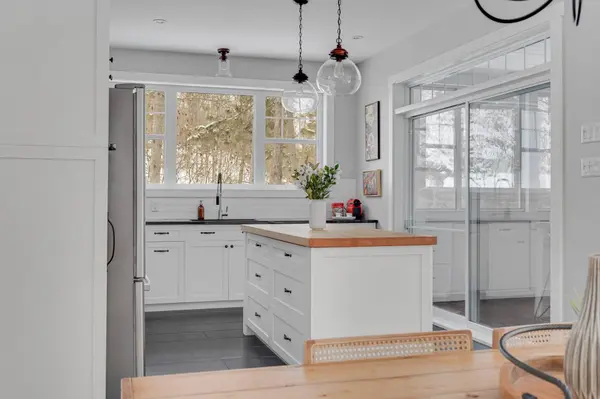 27 Ch. des Pommiers, Chelsea, QC J9B2M2