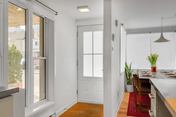 8 Rue Hélène-Duval, Gatineau (hull), QC J8X3C2