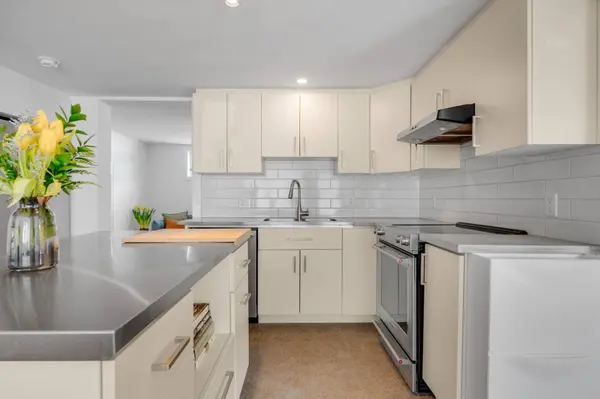 8 Rue Hélène-Duval, Gatineau (hull), QC J8X3C2