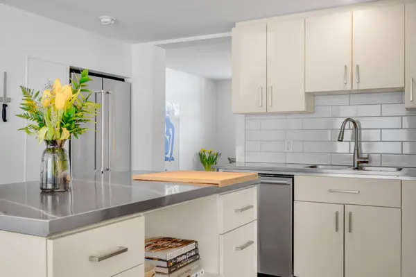 8 Rue Hélène-Duval, Gatineau (hull), QC J8X3C2