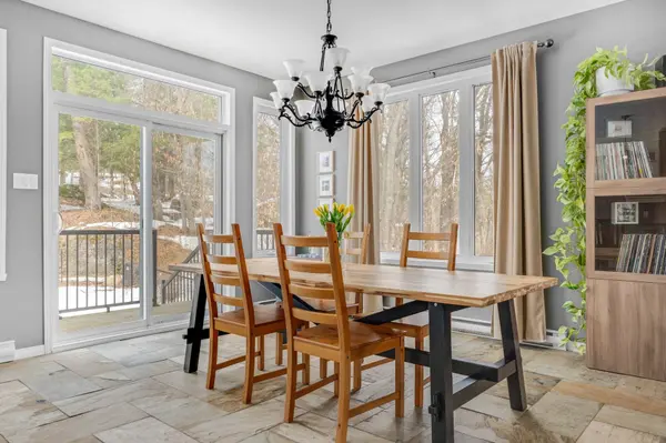 61 Ch. de l'Émeraude, Val-des-monts, QC J8B5A7
