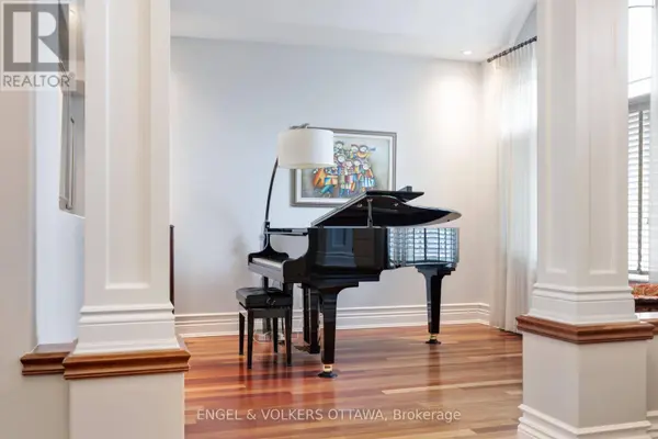 453 RAHUL CRESCENT, Ottawa, ON K2C4H8