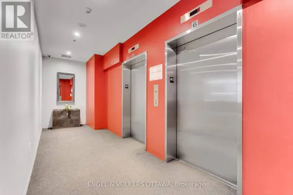 179 George ST #903, Ottawa, ON K1N1J8
