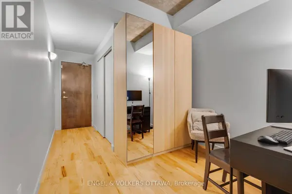 179 George ST #903, Ottawa, ON K1N1J8