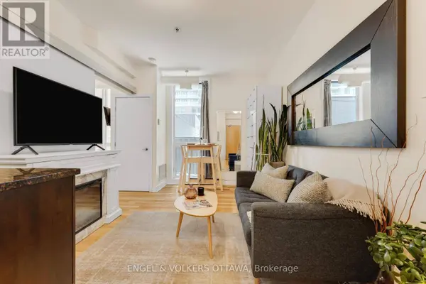 360 Cumberland ST #104, Ottawa, ON K1N0B1