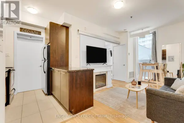 360 Cumberland ST #104, Ottawa, ON K1N0B1
