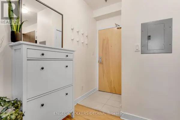 360 Cumberland ST #104, Ottawa, ON K1N0B1