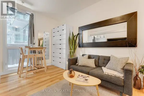 360 Cumberland ST #104, Ottawa, ON K1N0B1
