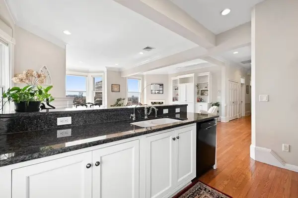 295 Beacon #72, Boston, MA 02116