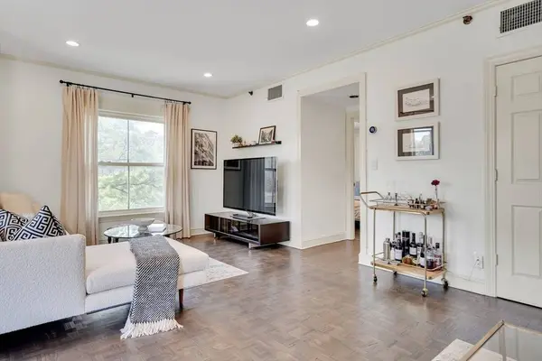 416 Commonwealth #316, Boston, MA 02215