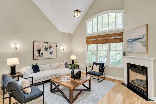 144 Johnson Woods Dr #144, Reading, MA 01867