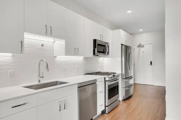 205 Maverick St #308, Boston, MA 02128