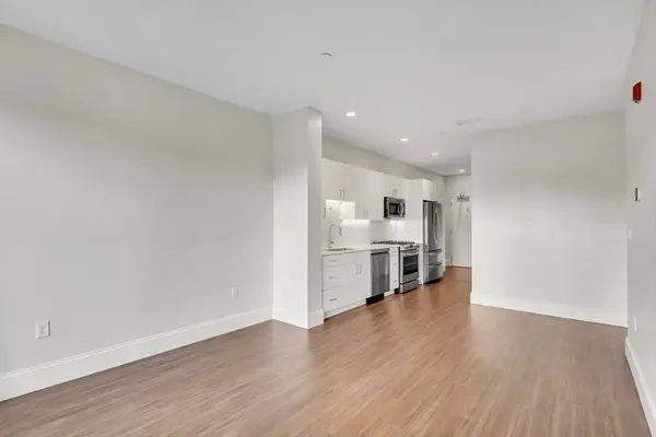 205 Maverick St #308, Boston, MA 02128