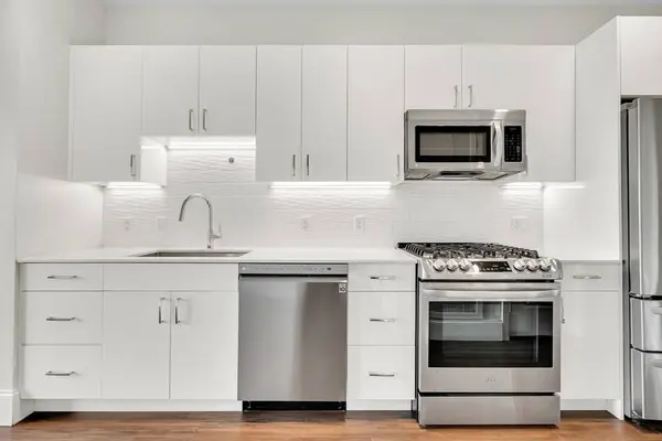 205 Maverick St #308, Boston, MA 02128