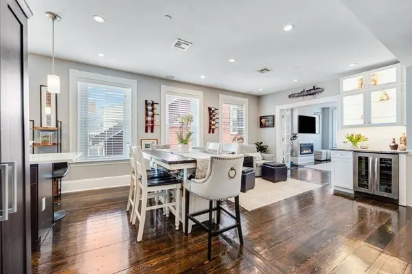 551 E 6th St #3, Boston, MA 02127
