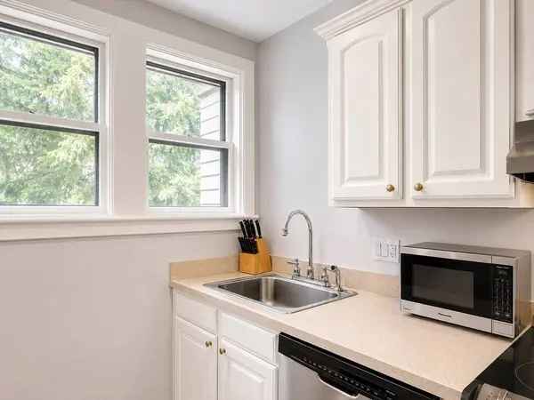 1010 Centre #5, Boston, MA 02130