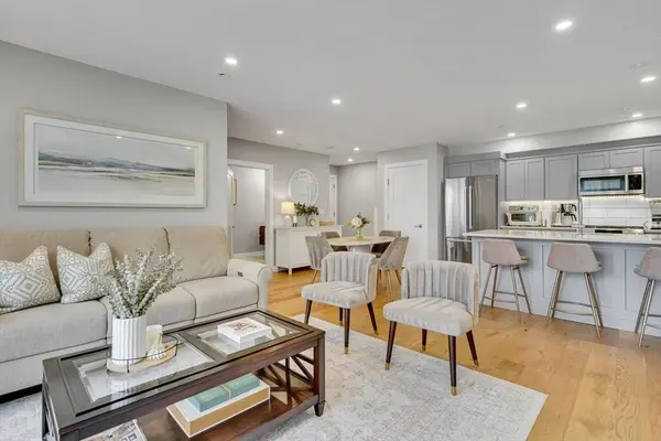 10 Everett #304, Boston, MA 02128