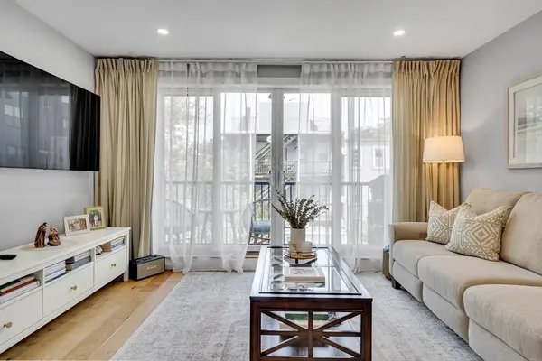 10 Everett #304, Boston, MA 02128